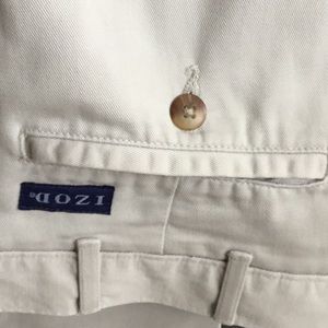 Men’s IZOD pleated pants